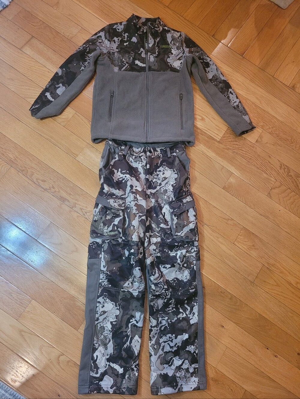 Magellan | Kids Camouflage Jacket and Pants Set | M